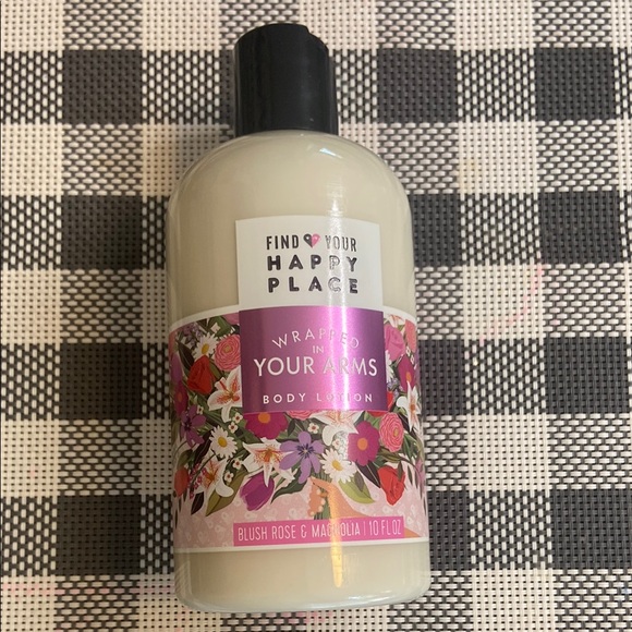 Cream and Pink Moisturizing Body Oil - Picture 1 of 1